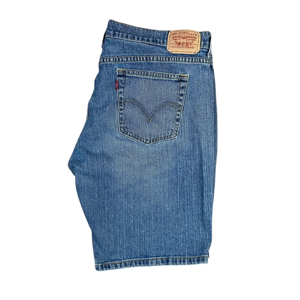 Levi’s 515 Denim Shorts Size 16 Blue Mid Rise Jean Shorts Casual Summer